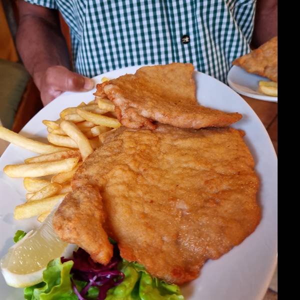 Cotoletta con patatine fritte, Ristorante Kapuziner, Lago di Garda, Riva del Garda